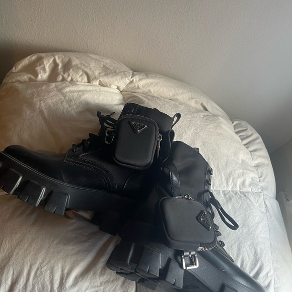 Black Combat Boots with Chunky Sole and Rugged Design - Picture 3 of 4